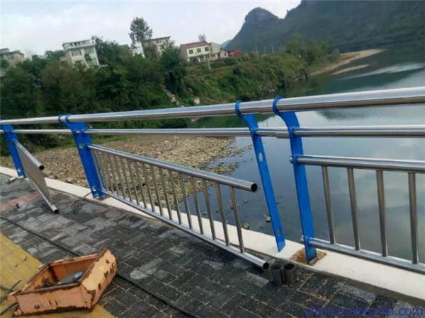庆阳不锈钢复合管护栏是一种卓越的防护材料