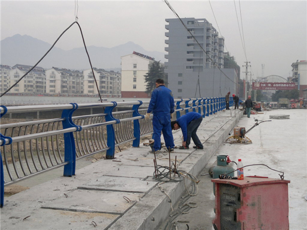 庆阳不锈钢复合管护栏常见问题及解决方案